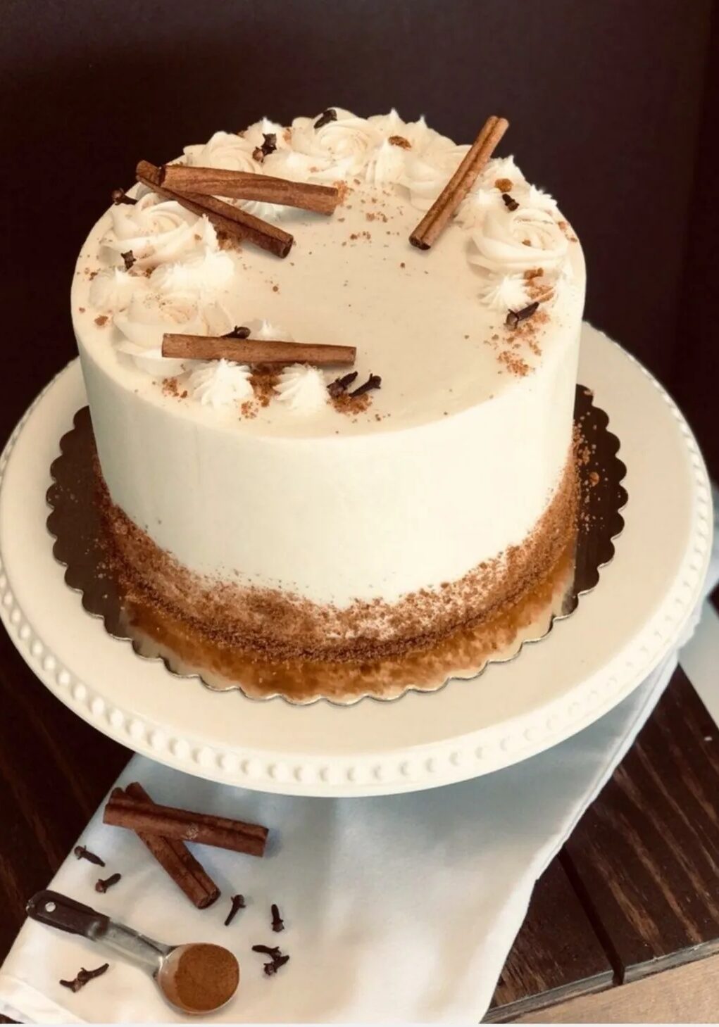 Cinnamon themed cake Little Angel Cakes